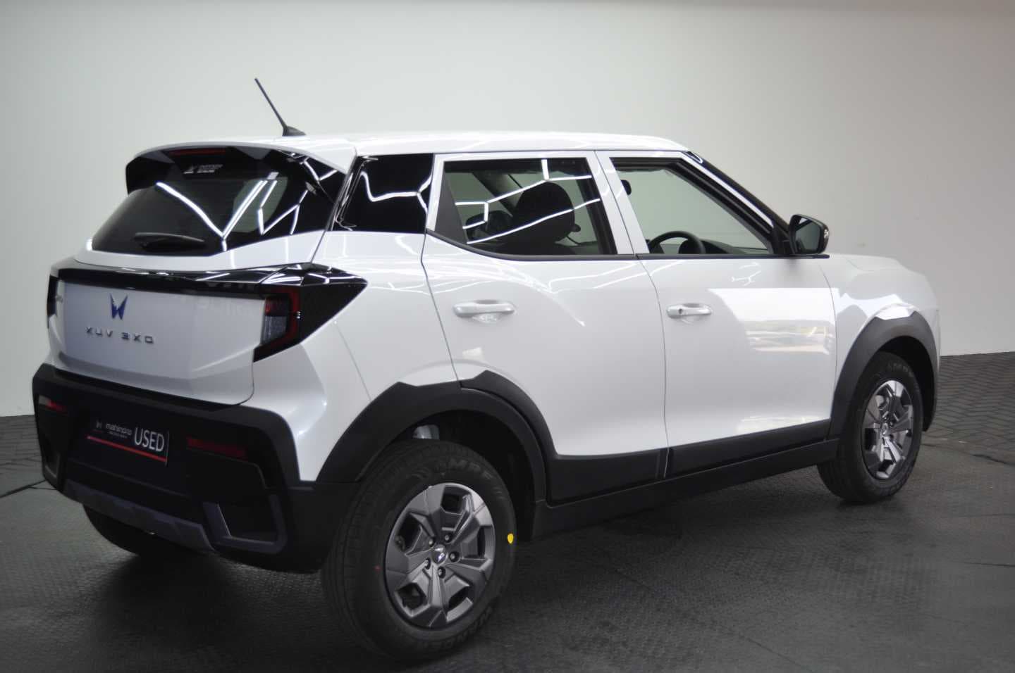 Mahindra XUV3XO XUV3XO 1.2T MX2